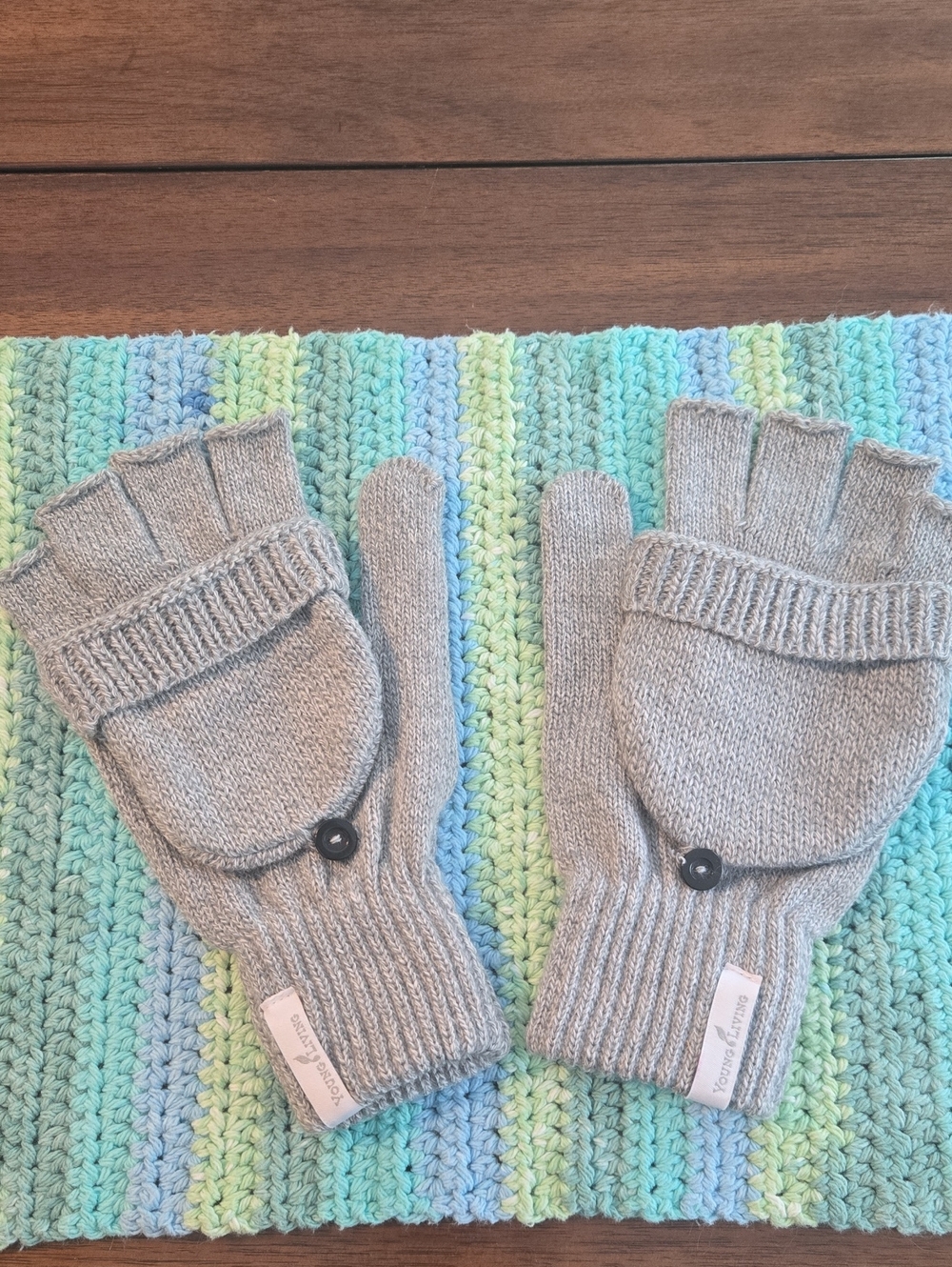 NWOT Young Living Brand Members Only Gloves/Mittens In Gray